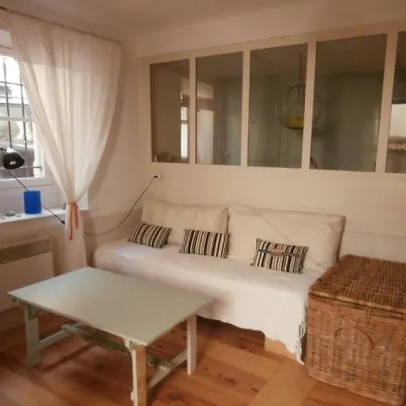 Sein : Le Charme Et L'atypique En Plein Coeur De Biarritz